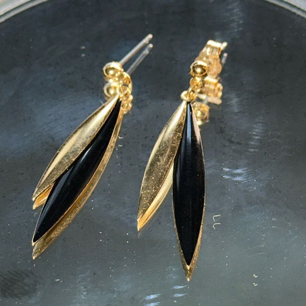 Vintage 70s/80s gold tone & black enamel painted post drop earrings
